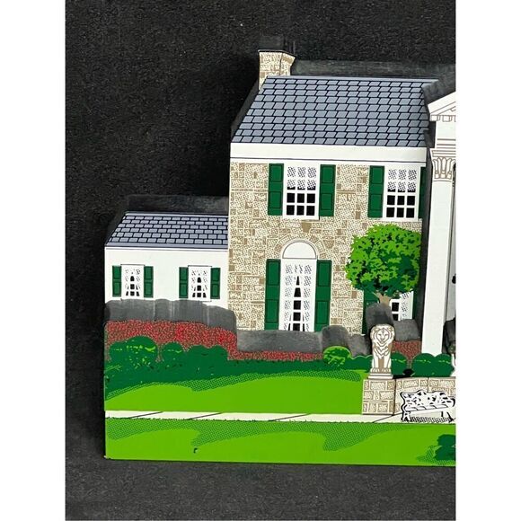 Vtg. E.P.E. Elvis Presley Graceland Mansion Wood Free-Standing 3D Model EUC 9x5” - Picture 4 of 15